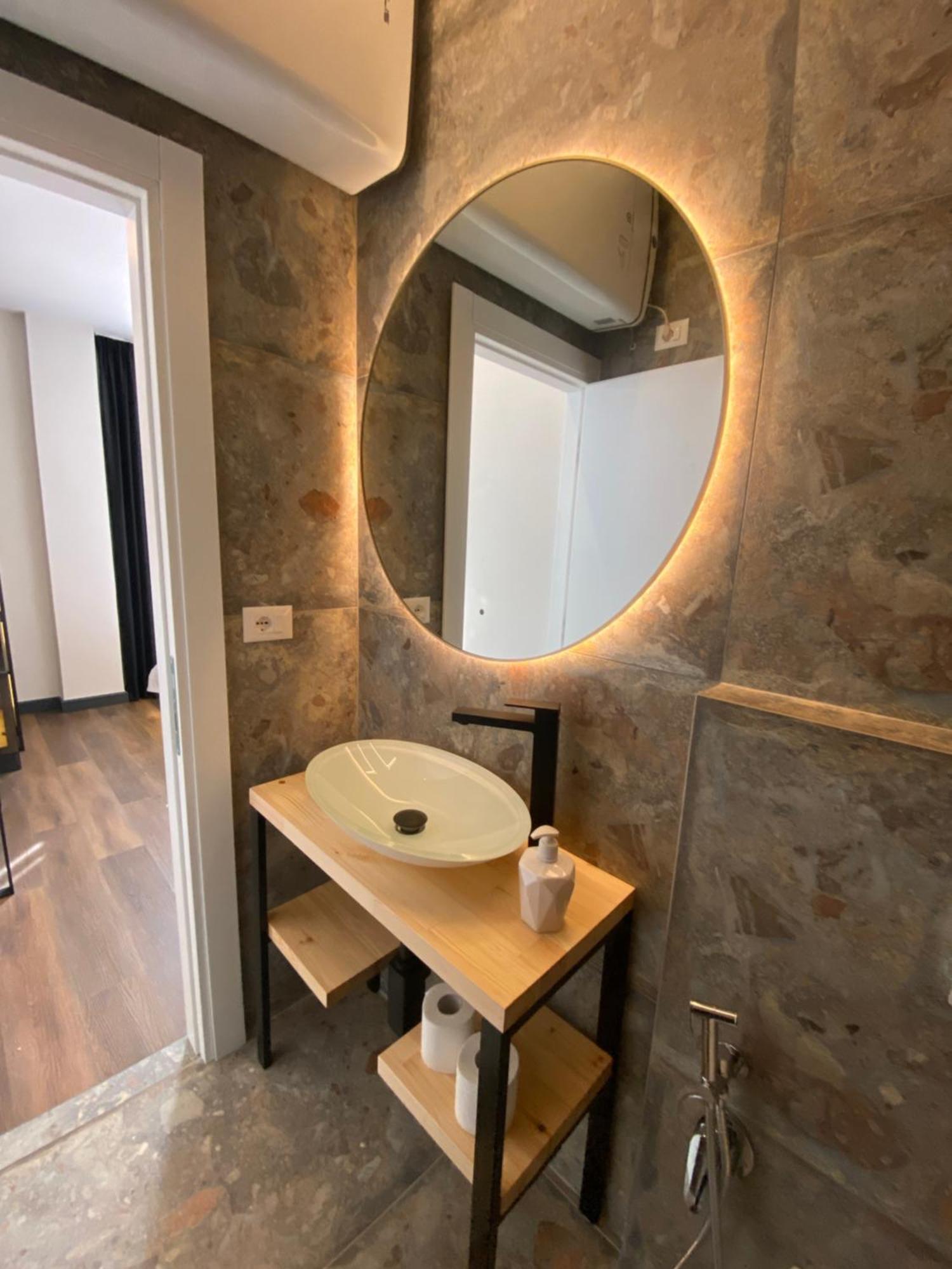Tirana Central Rooms Blloku Esterno foto
