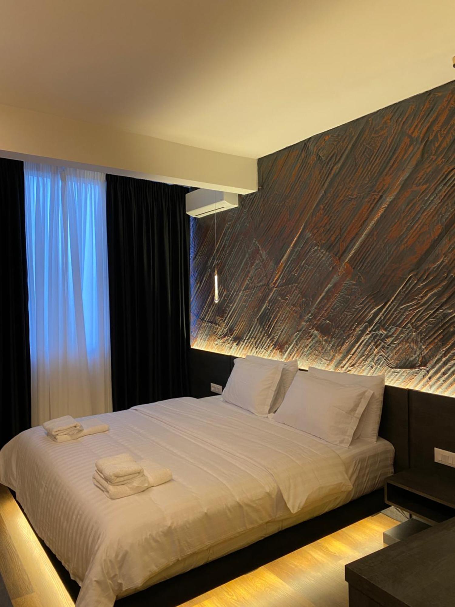 Tirana Central Rooms Blloku Esterno foto